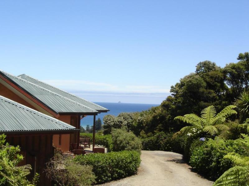 Earthsong Lodge Tryphena Extérieur photo