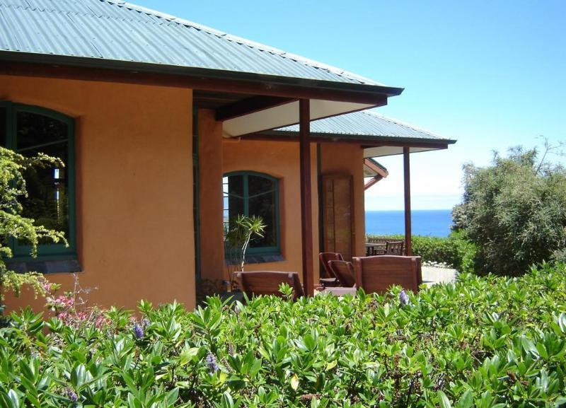 Earthsong Lodge Tryphena Extérieur photo